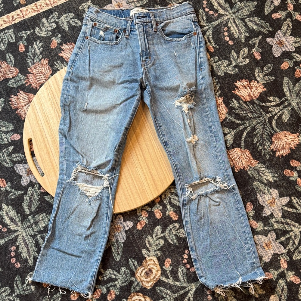 Abercrombie boyfriend jeans mid rise size 25